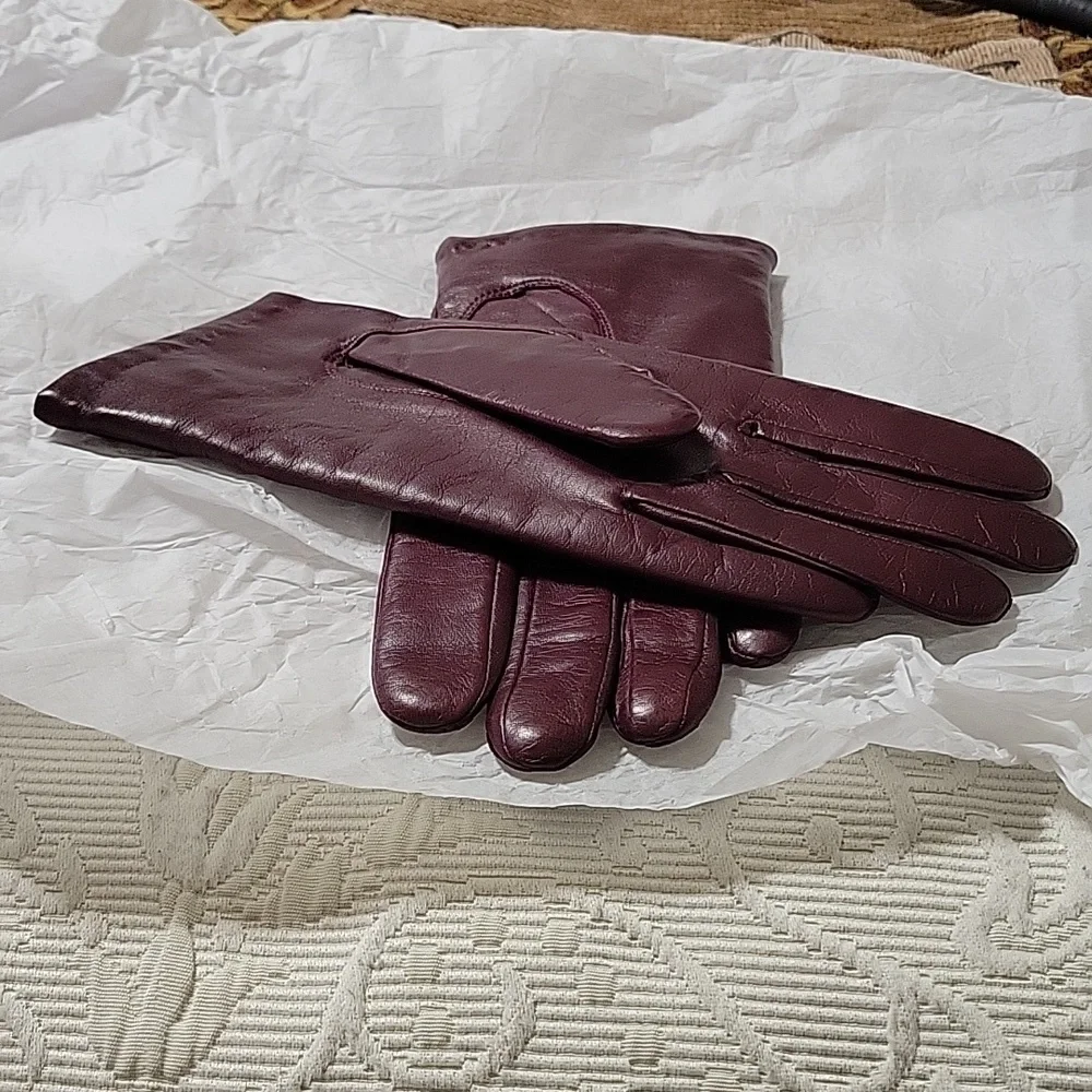 Burgundy Coach 100% Leather  Gloves - Picture 8 of 12